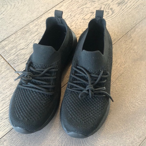 Black Running Shoes - Picture 1 of 3